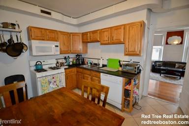 Main picture of 1908 Beacon St