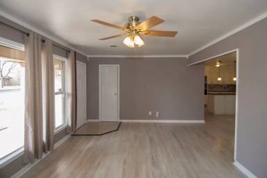 Main picture of 2708 Comanche St