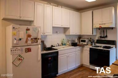 Main picture of 1343 N Leavitt St