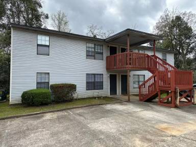 Main picture of 704 Pointe Ct