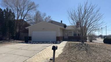 Main picture of 2224 South Dr