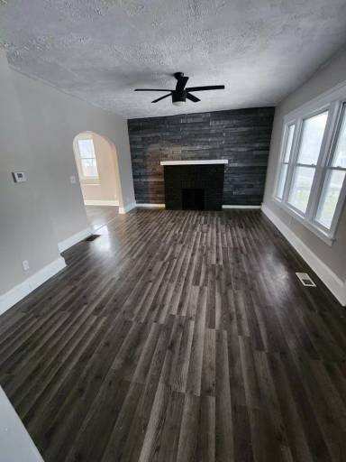 Main picture of 207 W 25th St