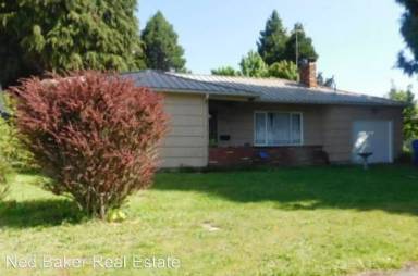 Main picture of 677 Menlo Dr N