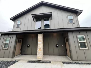 Main picture of 810 S Walters