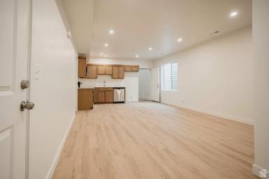 Main picture of 5204 S Century Way