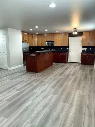 Main picture of 1037 Bell St