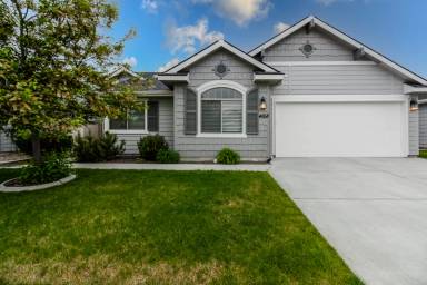 Main picture of 4658 N Christian Ave