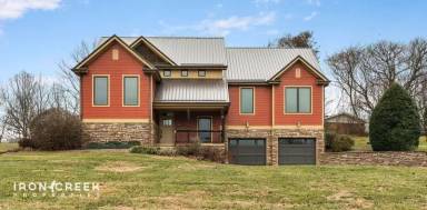Main picture of 15 Carl Roberts Rd