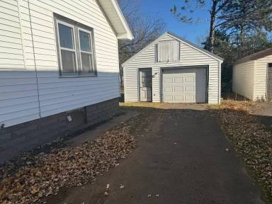Main picture of 1814 Carver Ave