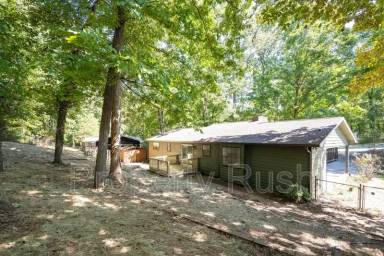 Main picture of 107 Briarwood Dr