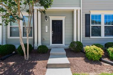 Main picture of 117 Holly Berry Ln