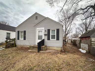 Main picture of 411-413 S Dearborn St