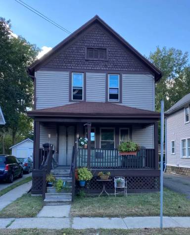 Main picture of 1832 S Burdick St