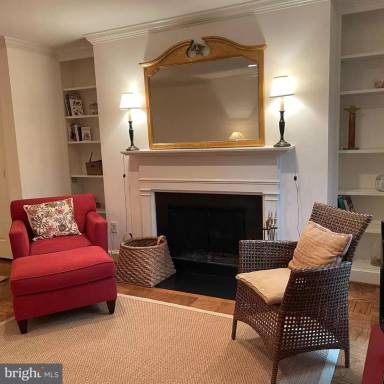Main picture of 3221 Sutton Pl NW