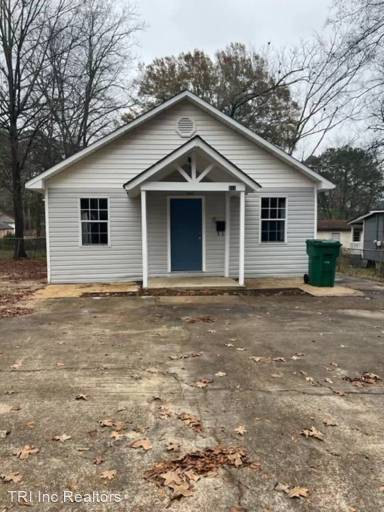 Main picture of 214 S Highland Dr