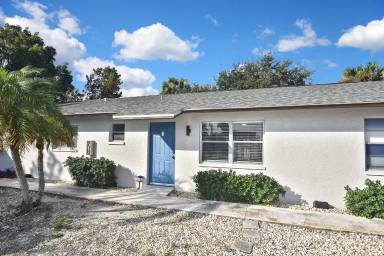 Main picture of 218 SE 16th Pl