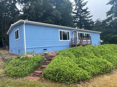 Main picture of 999 Donald Ave
