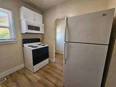 Main picture of 437 Wonder St