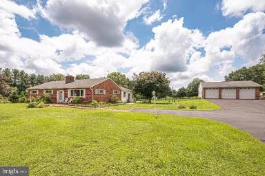 Main picture of 1090 Wilson Ave