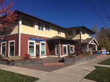 Main picture of 1052 NW Newport Ave