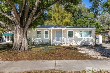 Main picture of 2701 S Manhattan Ave