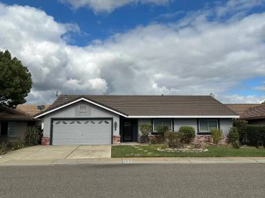 Main picture of 701 Athy Ct