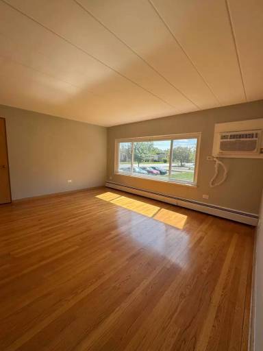 Main picture of 18406 Torrence Ave