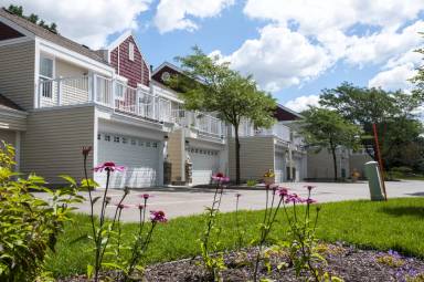 Main picture of 931 - 937 Wescott Square