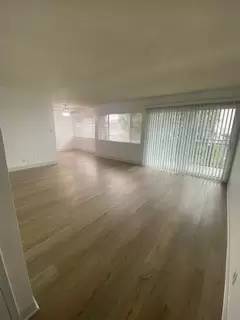 Main picture of 740 W 24th St