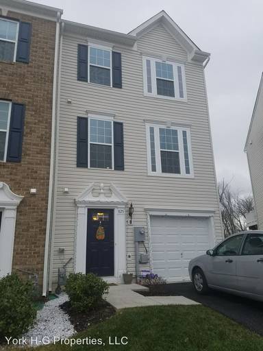 Main picture of 825 Blossom Dr