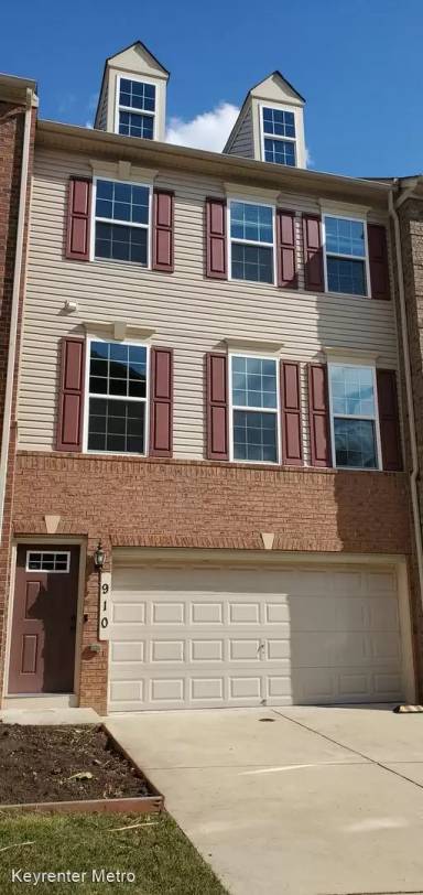 Main picture of 906 Evers Ave