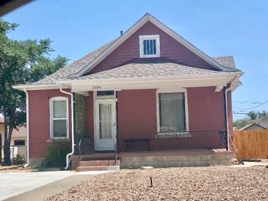 Main picture of 2324 N Greenwood St
