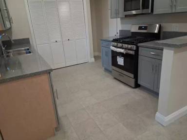 Main picture of 427 W Laurel St