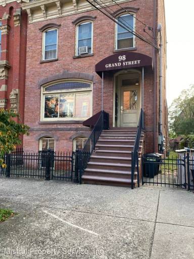 Main picture of 98 Grand St