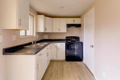 Main picture of 592 Commerce Ave NW
