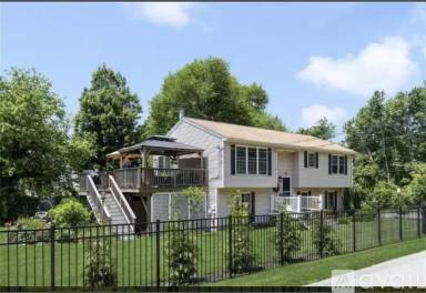 Main picture of 65 Helm St