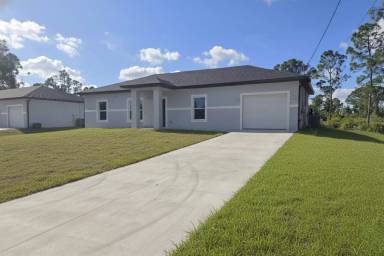 Main picture of 322 Mangonia Ave