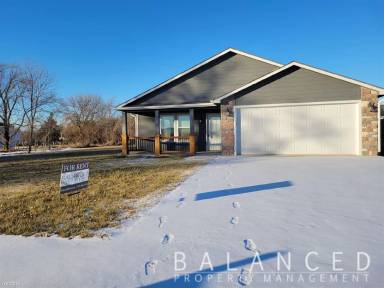 Main picture of 1500 SE 44th St