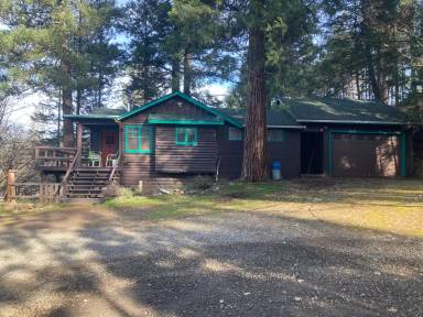 Main picture of 255 Oregon St