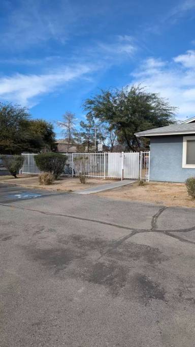 Main picture of 4910 E Owens Ave