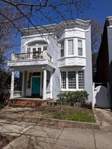 Main picture of 2904 W Grace St