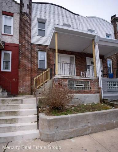 Main picture of 2004 E Rittenhouse St