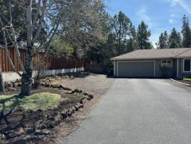 Main picture of 61300 King Saul Ave