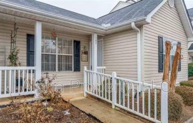 Main picture of 107 Hammett Grove Ln