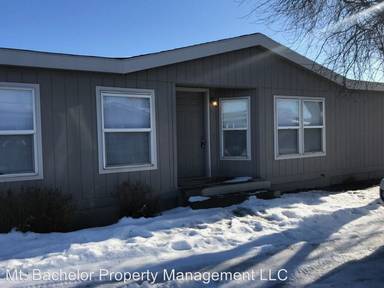 Main picture of 312 NW Hemlock Ct