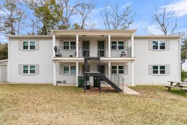 Main picture of 106 Countess Dr
