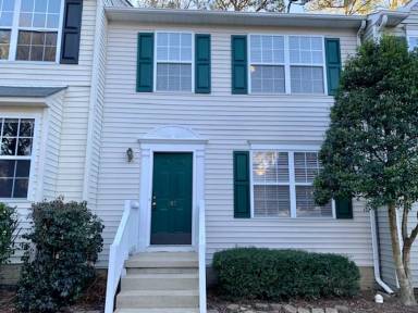 Main picture of 107 Climbing Ivy Ct