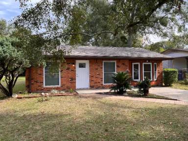 Main picture of 341 Dees St