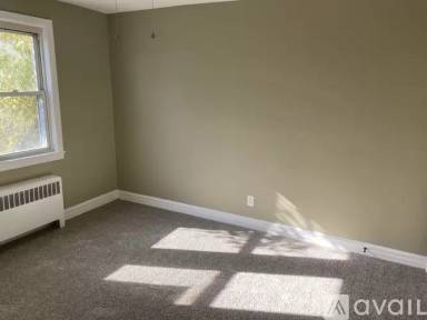 Main picture of 3711 W Franklin St