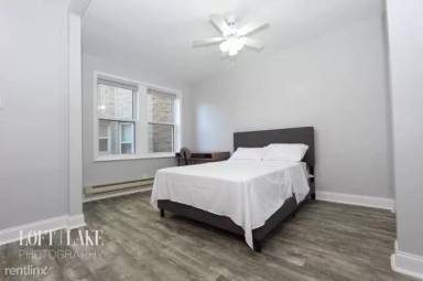 Main picture of 4070 N Kenmore Ave
